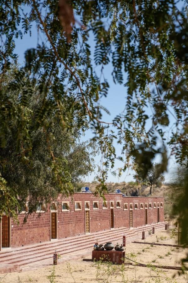 Kaner Retreat - India'S First Desert Botanical Resort Shaitrawa Ngoại thất bức ảnh
